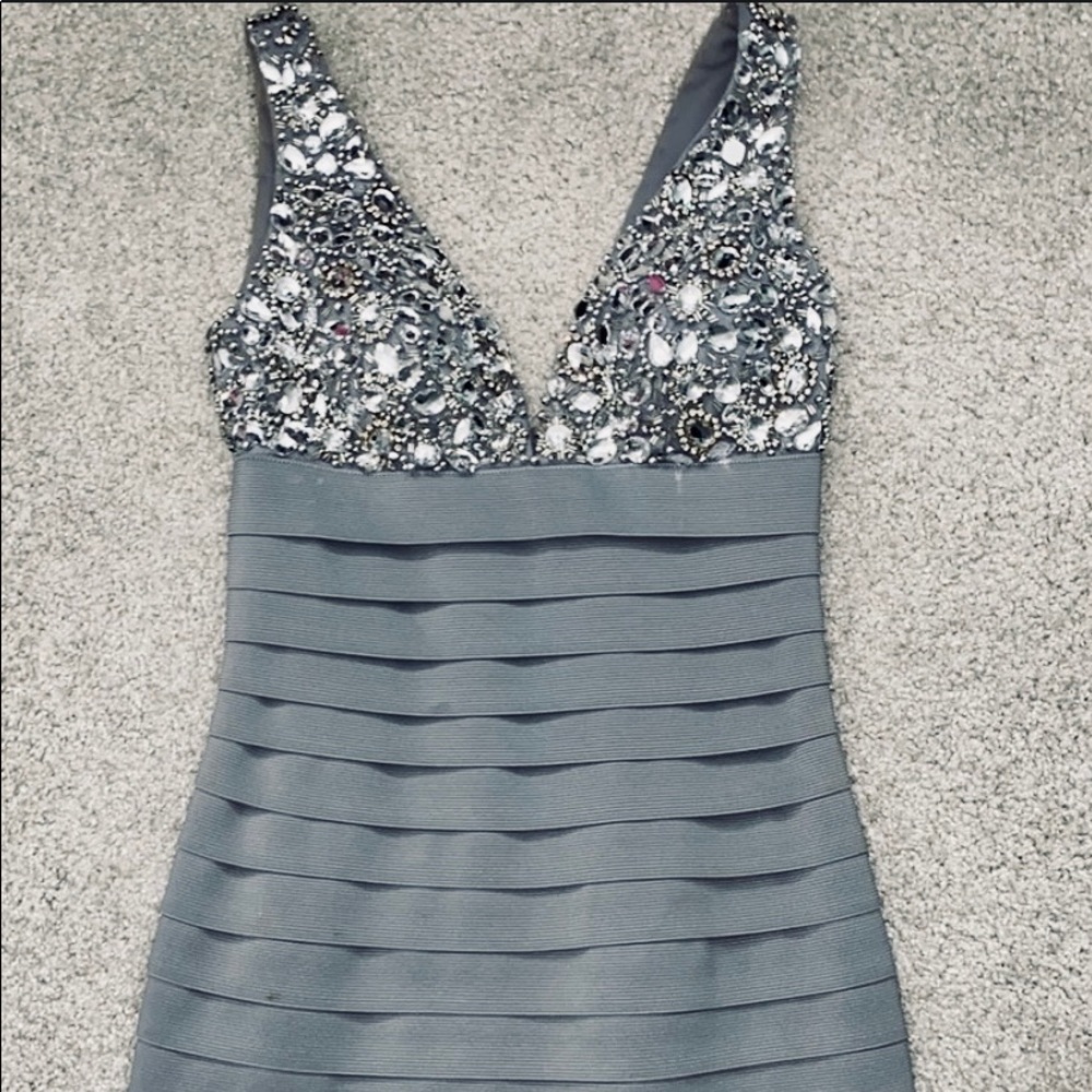 Sherri Hill, fitted grey stoned mini short dress